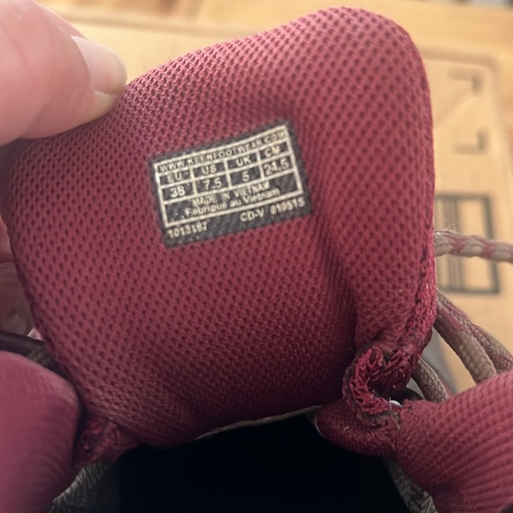 KEEN trekker boot size 7.5 brown and burgundy - Picture 10 of 17